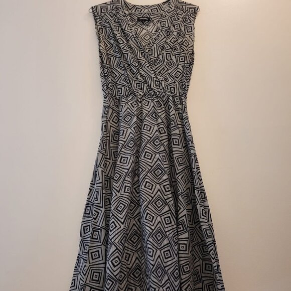 Zikger Dress/ Knee-Length/ Geometric Print/ A-Line/ Size S (fits larger) - Picture 7 of 9